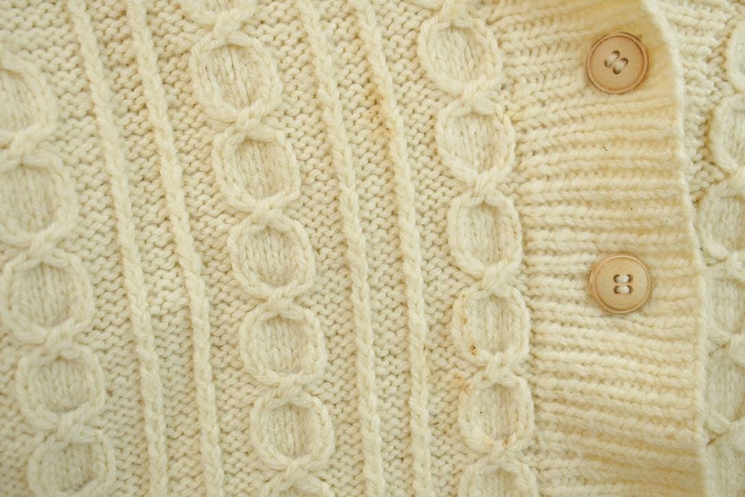 Vintage 1990s 100% Wool Cable Knit Cardigan Sweater Women's M