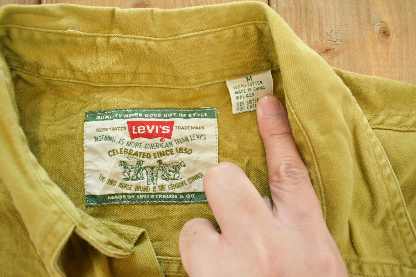 Vintage 1990s Levi's Red Tab Olive Green Button Up Shirt Men's L