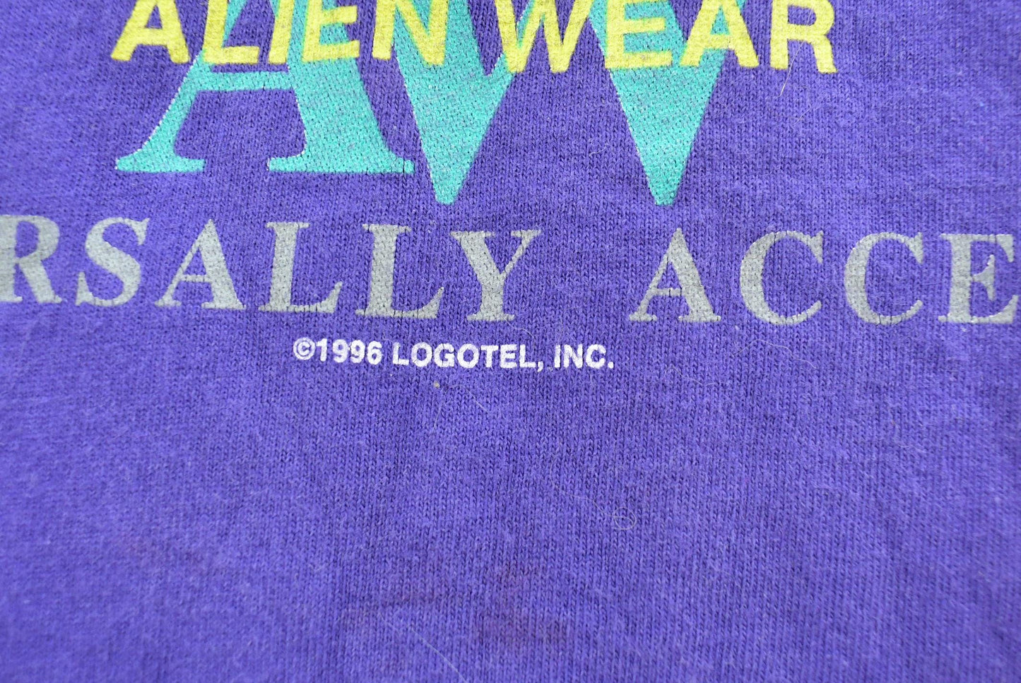 Vintage 1996 Alien Wear Graphic T-Shirt Mens XL