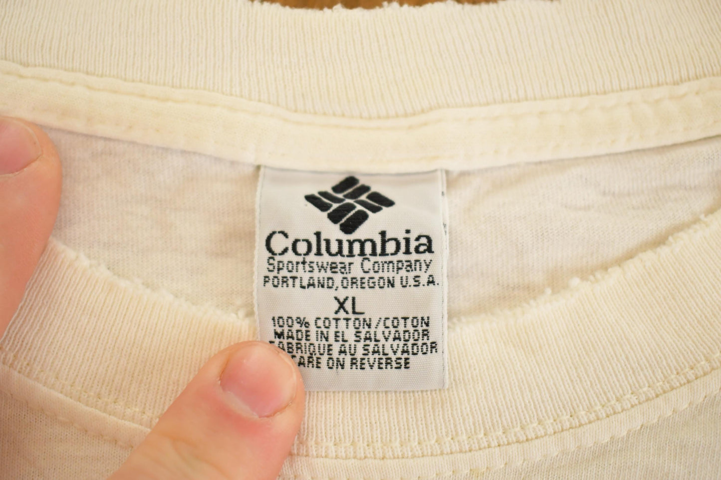 Vintage 1990's Columbia Fishing Souvenir Outdoorsman T-Shirt Mens L