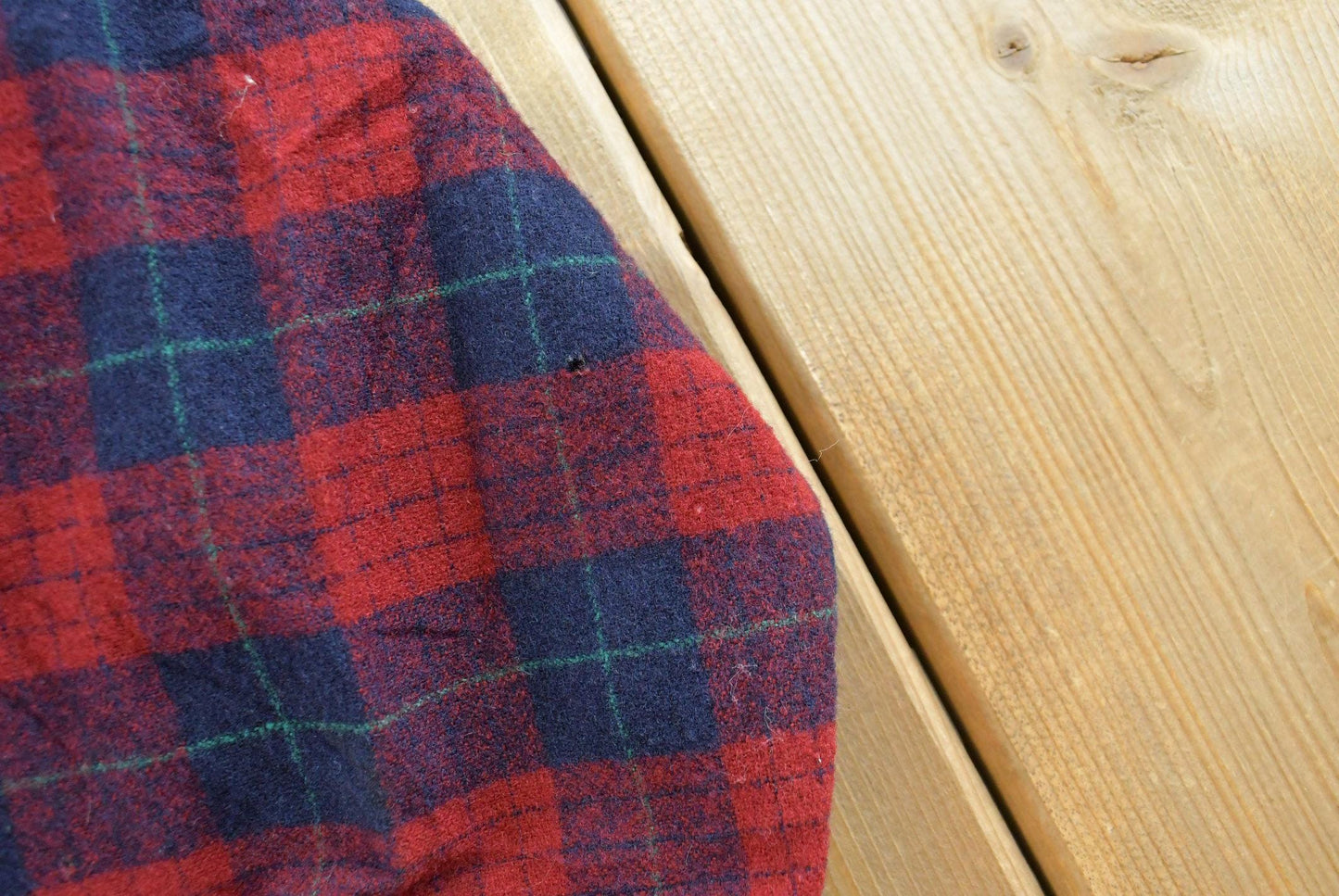Vintage 1970s Pendleton Wool Flannel Board Shirt Men's M / Loop Collar True Vintage / 70s Robinson Dress Tartan / Made in USA