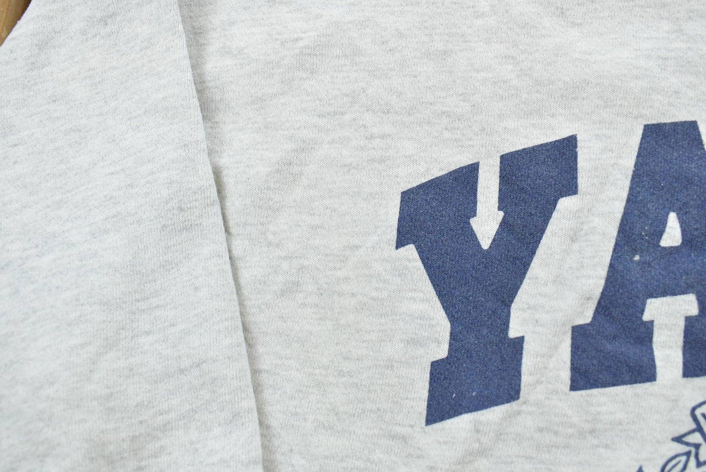 Vintage 2000s Yale University Crewneck Sweatshirt Men's M / 00s Collegiate Sweater / Bulldogs / Ivy League / Y2K Streetwear