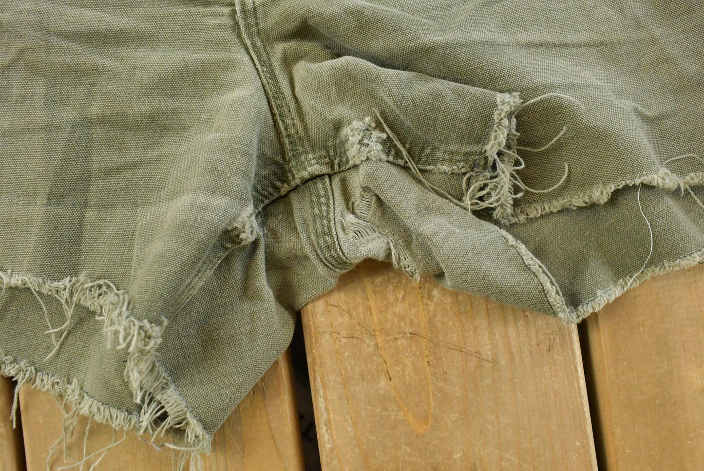 Vintage 2000s Carhartt Distressed Canvas Cutoff Shorts Men's 34