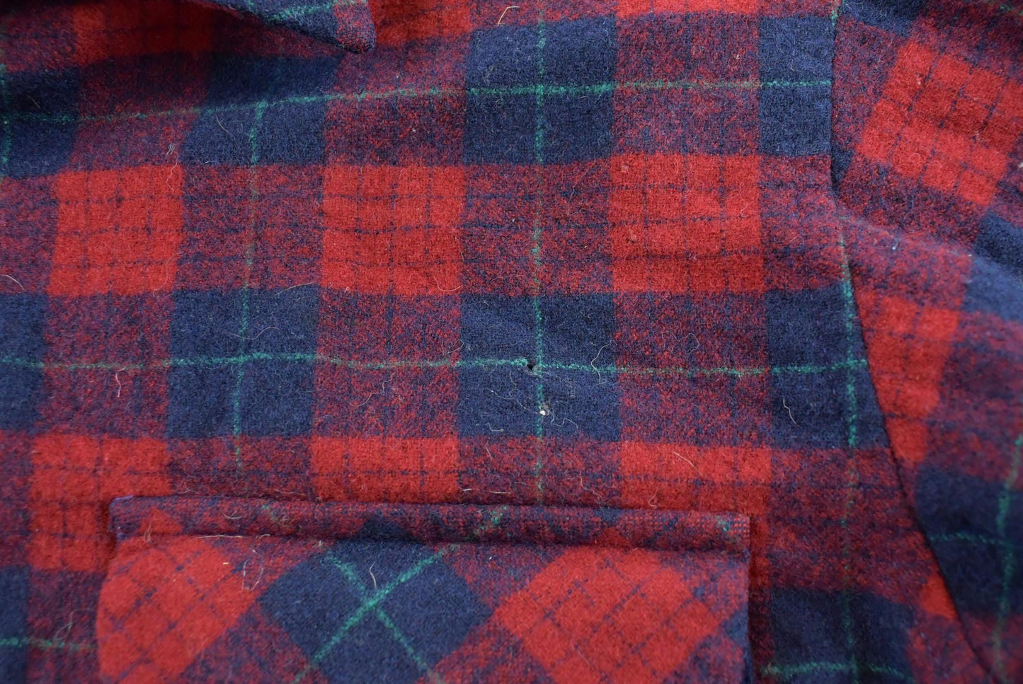 Vintage 1970s Pendleton Wool Flannel Board Shirt Men's M / Loop Collar True Vintage / 70s Robinson Dress Tartan / Made in USA