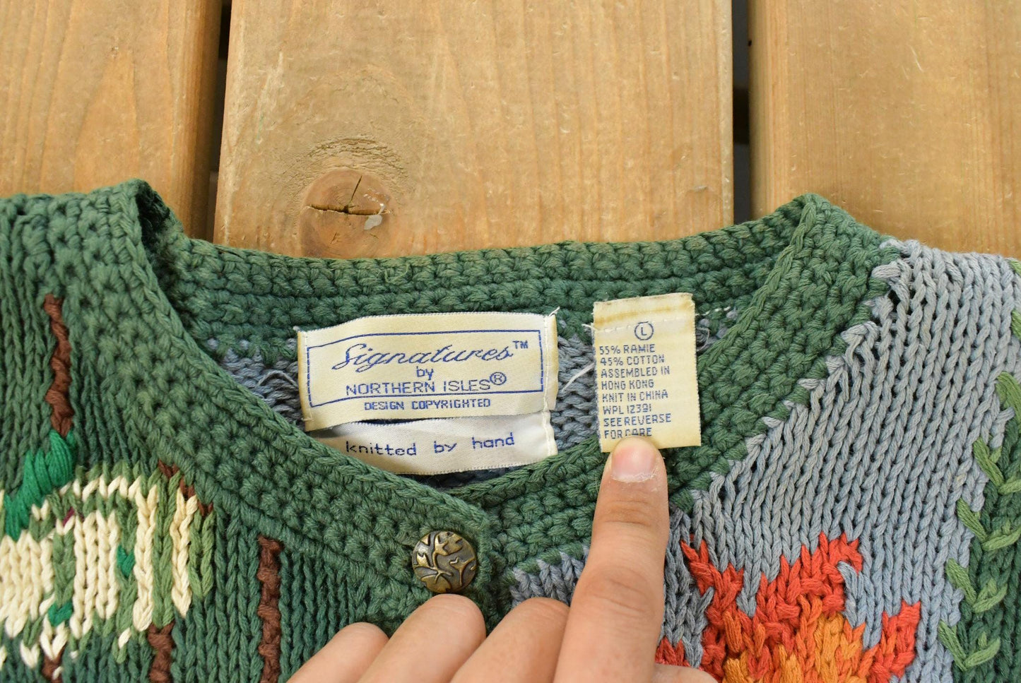 Vintage 1990s Hand Knitted Autumn Theme North Isle Cardigan Sweater Women's L
