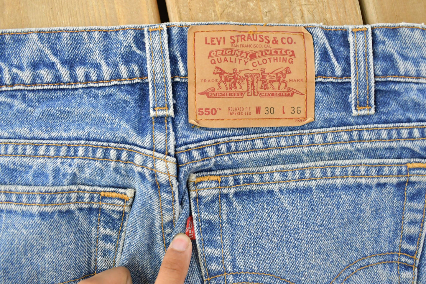 Vintage 1990s Levi's 550 Relaxed Tapered Denim Jeans Men's 29 x 36