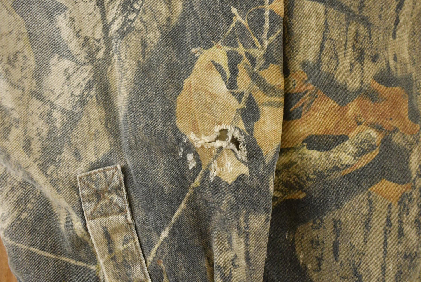 Vintage 1990s Mossy Oak Apparel Tree Camo Cloth Button Up Shirt Men's L