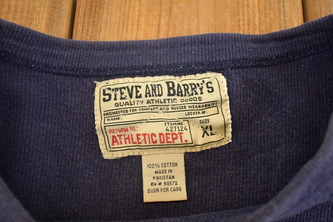 Vintage 1990s Steve And Barrys Number Eight Souvenir Crewneck Sweatshirt Mens XL