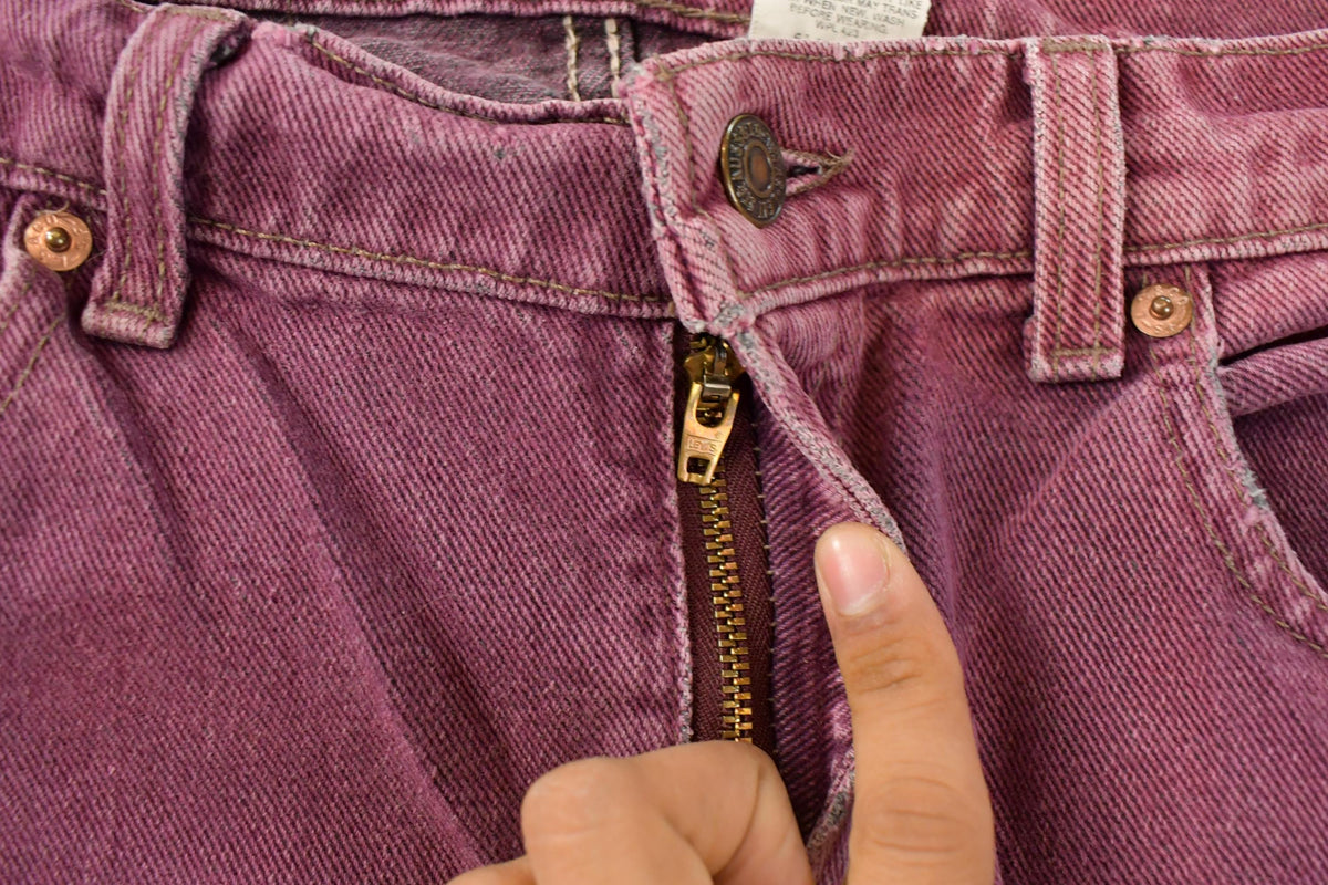 Vintage 1990s Distressed Levi's 550 Relaxed Tapered Fit Denim Jeans Men's 33 x 31