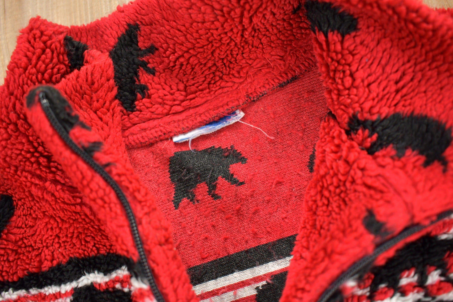 Vintage 1990s Bear & Wilderness Theme All Over Print Fleece Sweater Men's M