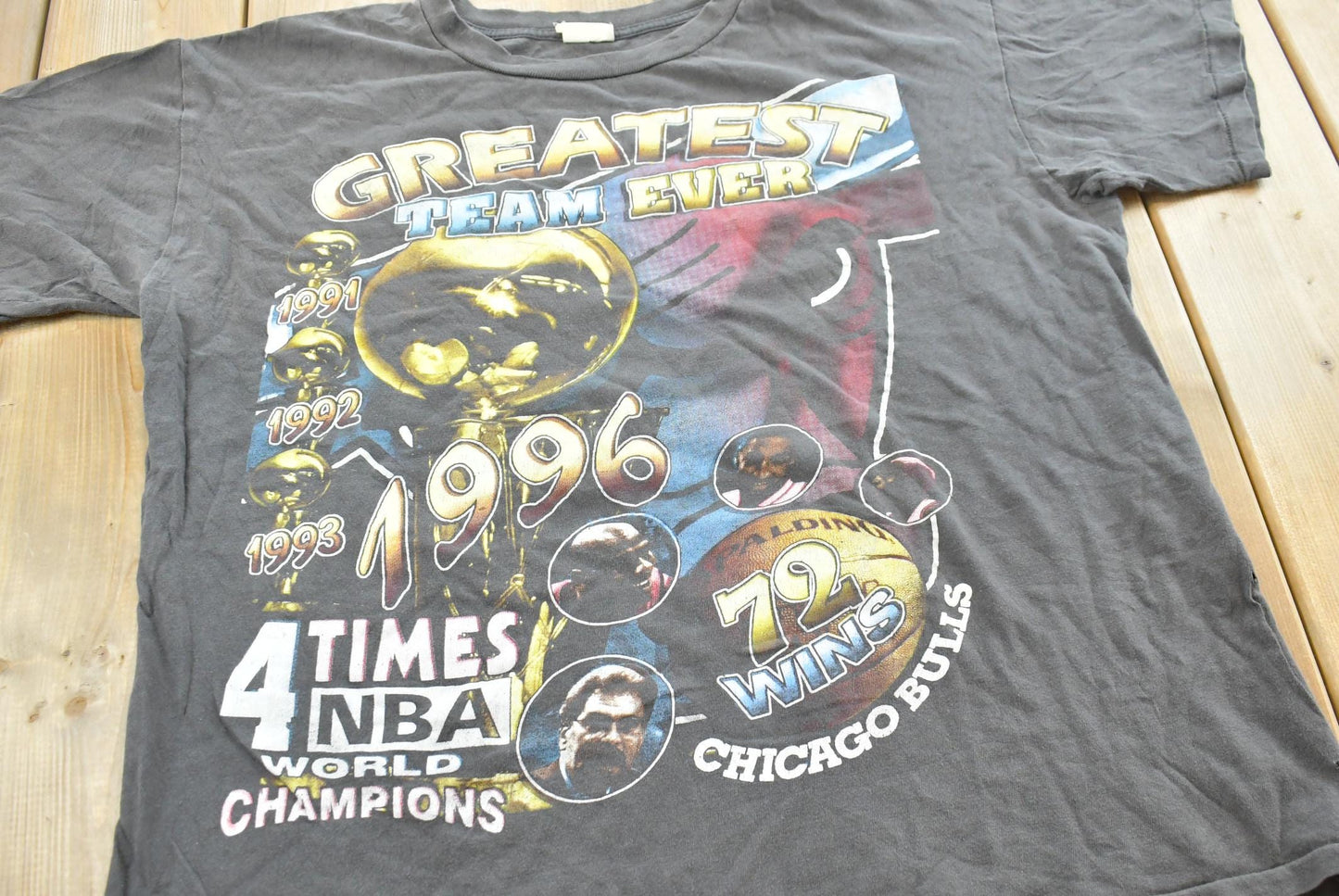 Vintage 1996 Chicago Bulls Greatest Team Ever NBA Basketball Rap Tee Style T-Shirt Mens L