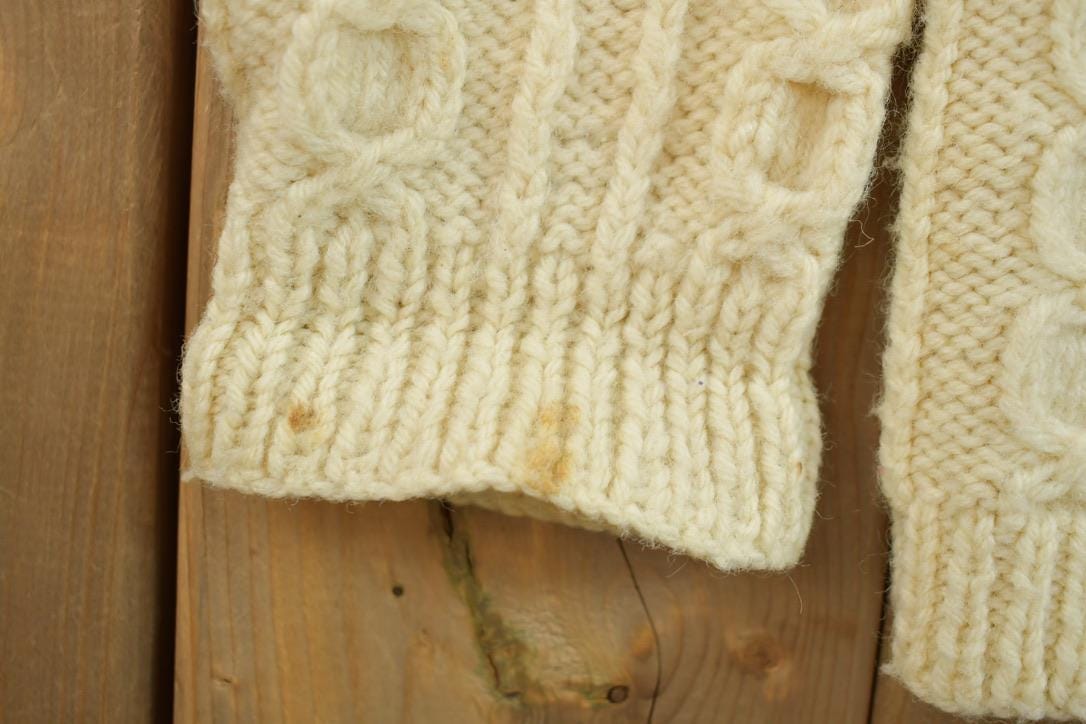 Vintage 1990s 100% Wool Cable Knit Cardigan Sweater Women's M