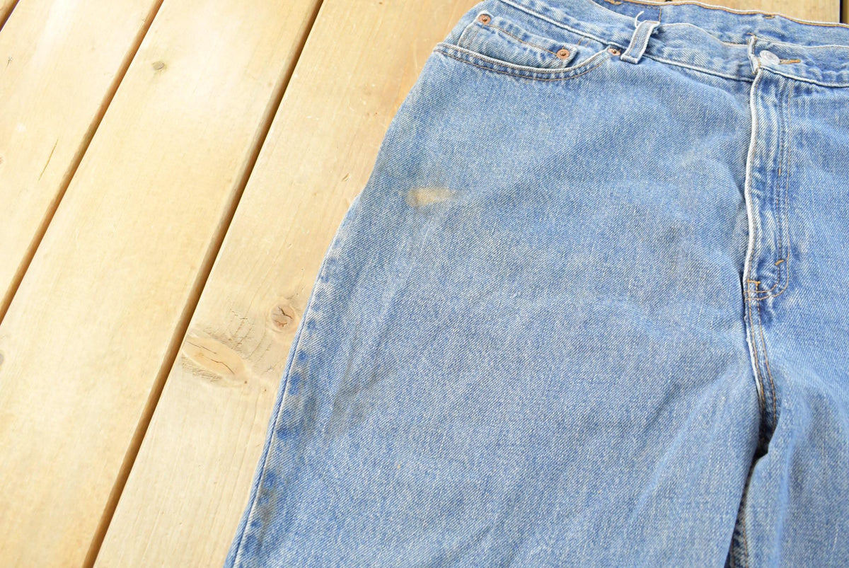 Vintage 2000s Levi's 550 Relaxed Fit Tapered Leg Denim Blue Jeans Women's 33 x 30.5
