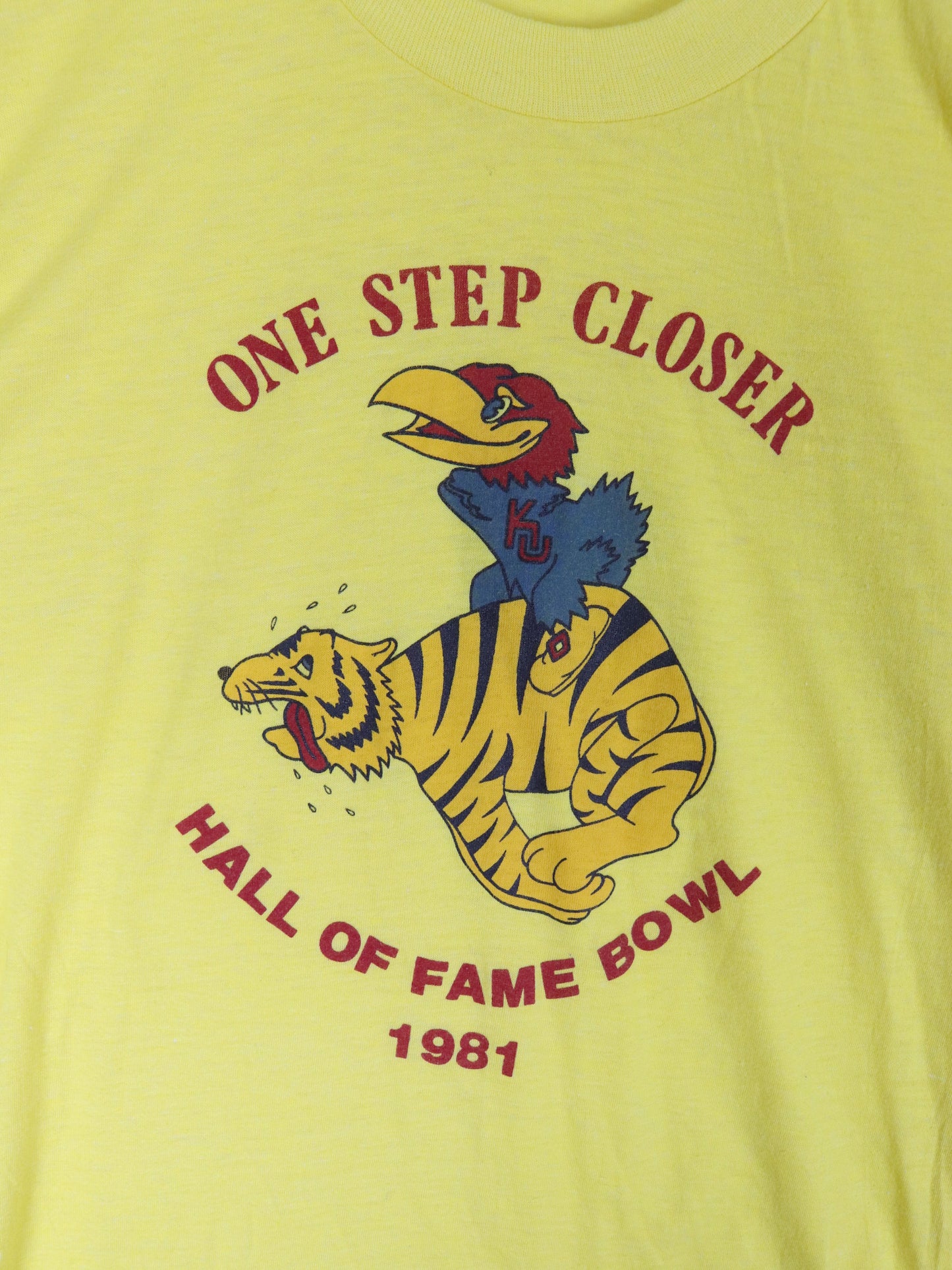 Vintage Kansas Jayhawks T Shirt Fits Mens Medium Yellow 80s College Football Hall Of Fame Bowl