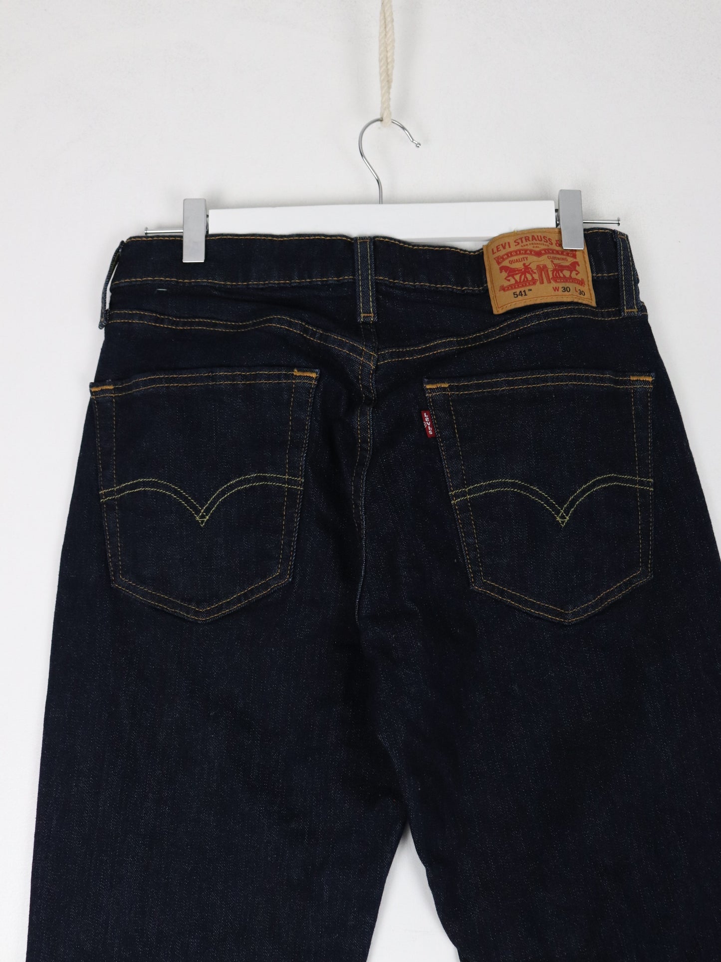 Levi's Pants Fits Mens 30 x 28 Blue Denim Jeans 541 Athletic Taper