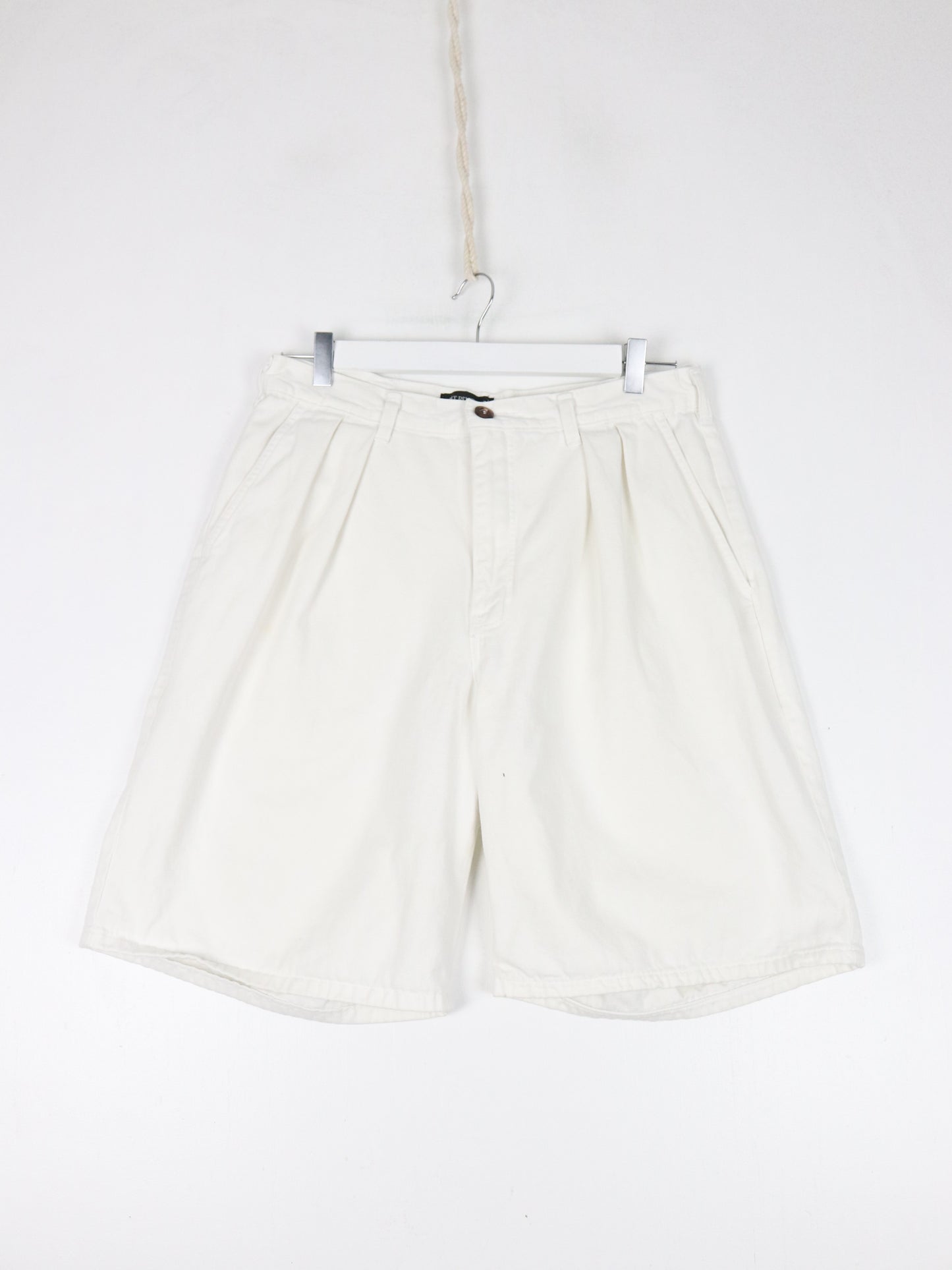 Holt Renfrew Shorts Mens 32 White