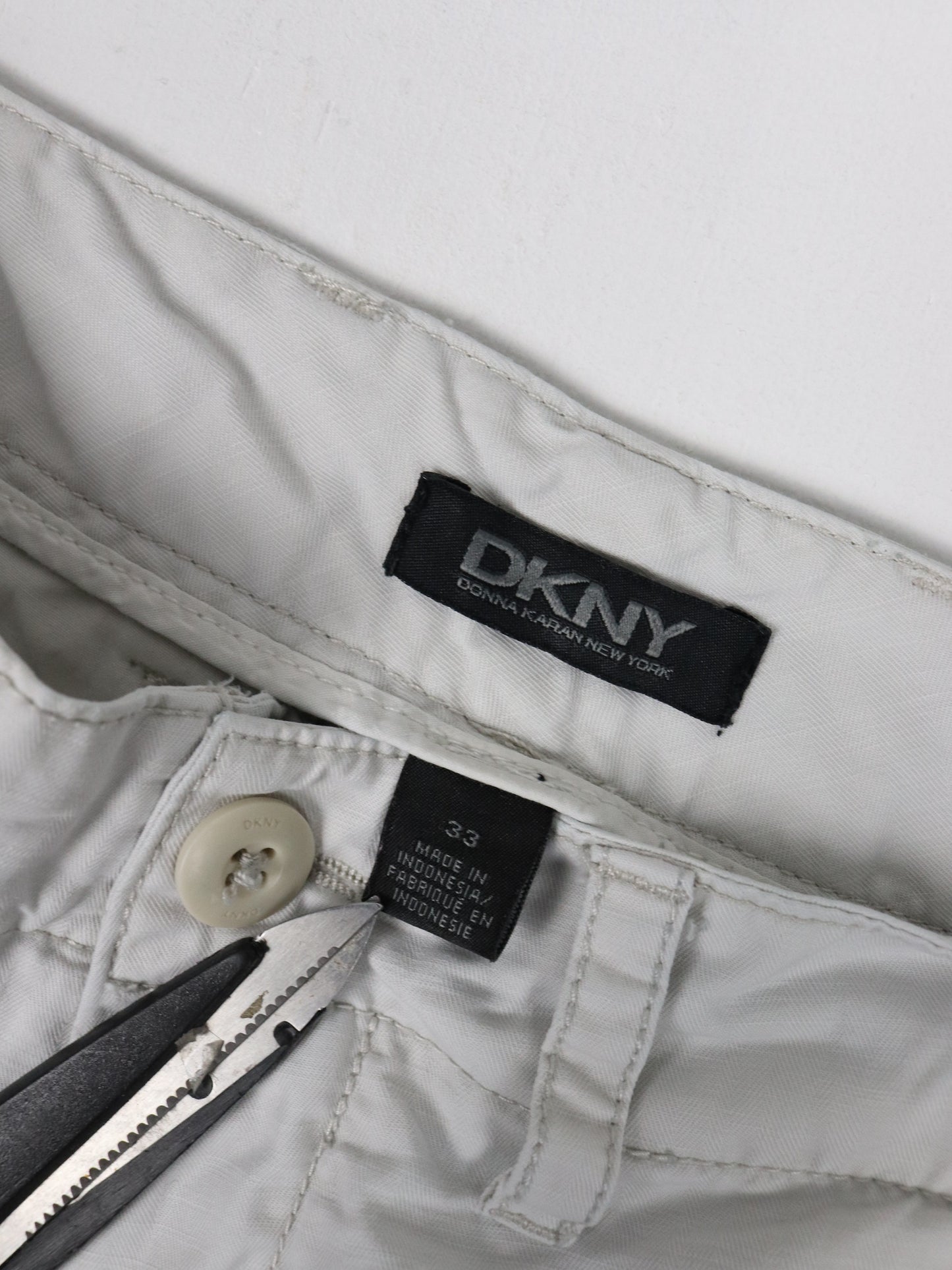 DKNY Shorts Mens 33 White Cargo