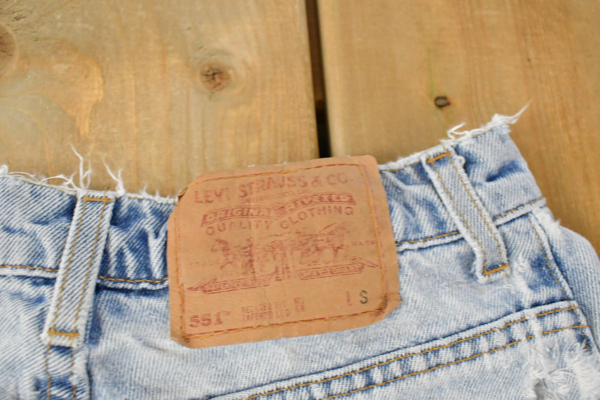 Vintage 1990s Levi's 550 Relaxed Tapered Denim Jeans Women's 27 x 28
