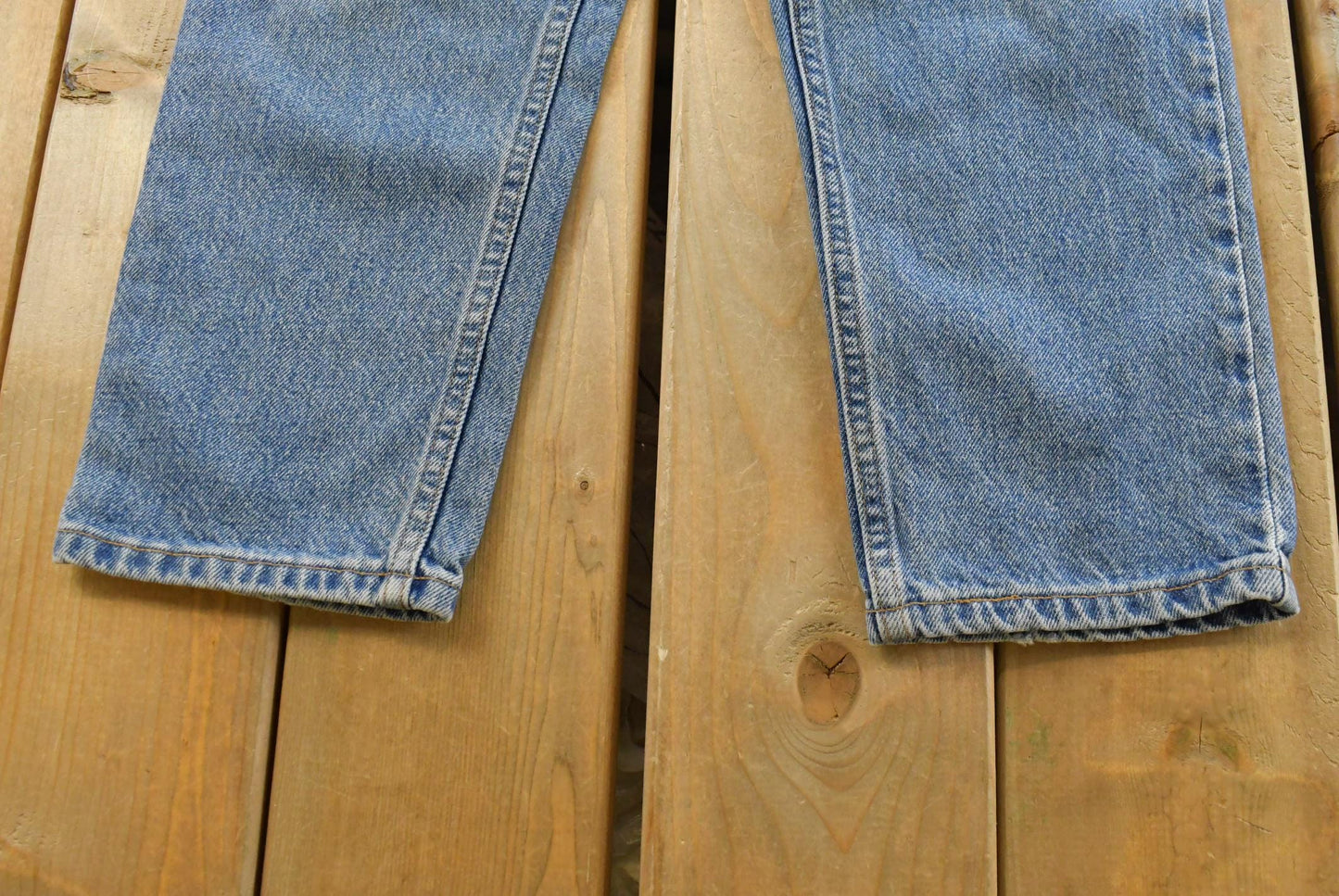 Vintage 1990s Levi's 550 Regular Fit Denim Blue Jeans Youth 22 x 24.5
