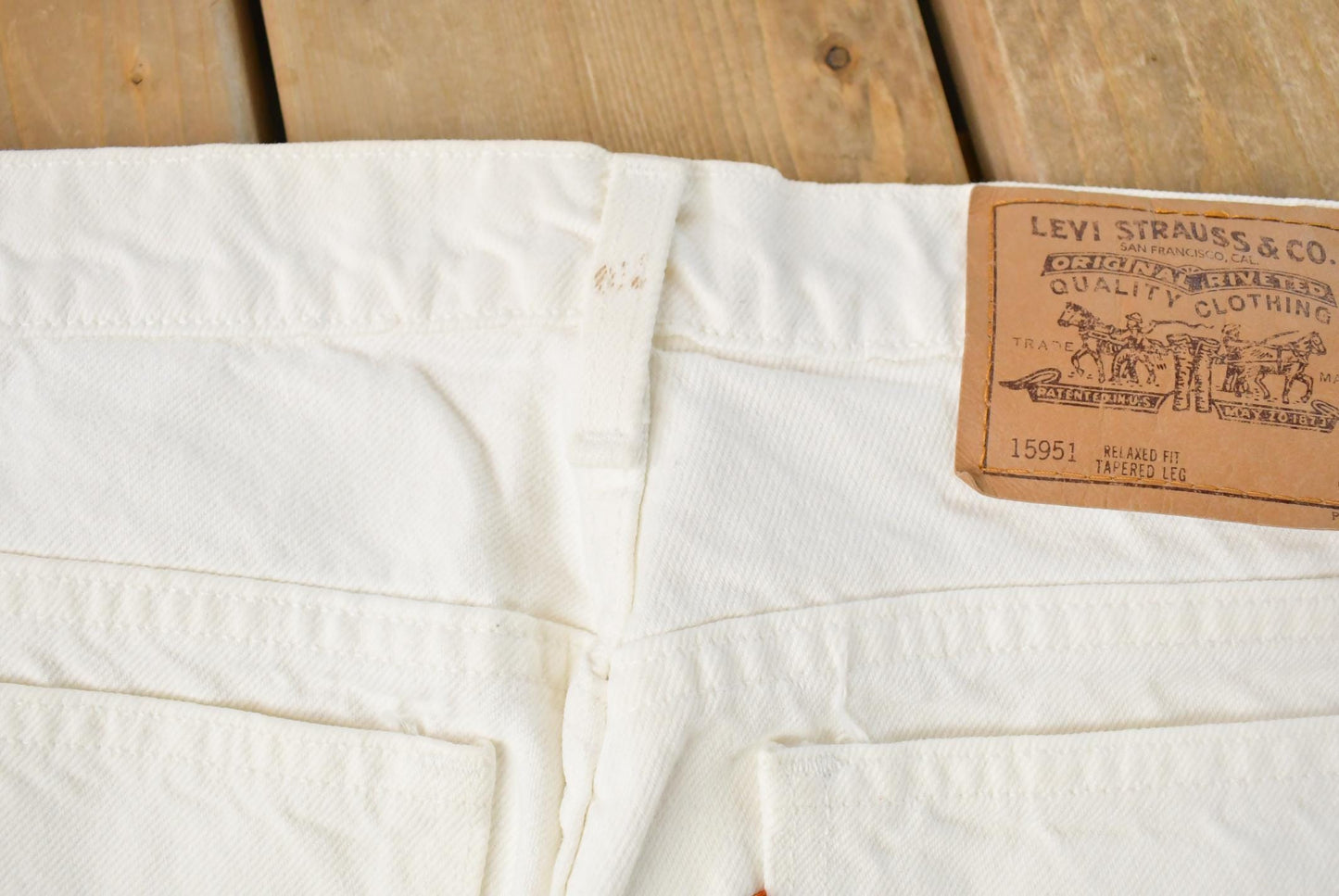 Vintage 1990s Levi's Orange Tab 951 Relaxed Tapered Denim Jeans Women's 33 x 30