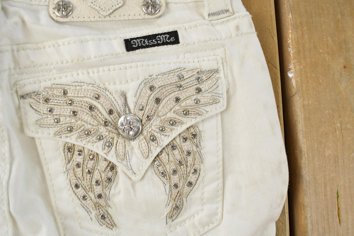 Vintage Y2K Miss Me White Bedazzled Low Rise Jeans Women's 28