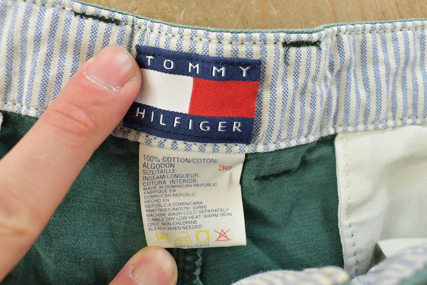 Vintage 1990s Tommy Hilfiger Green Cotton Shorts Men's 32