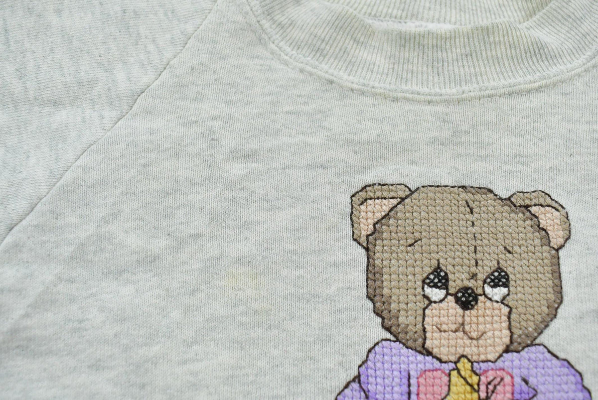 Vintage 1990s Embroidered Teddy Bear Love Raglan Crewneck Sweatshirt Men's S