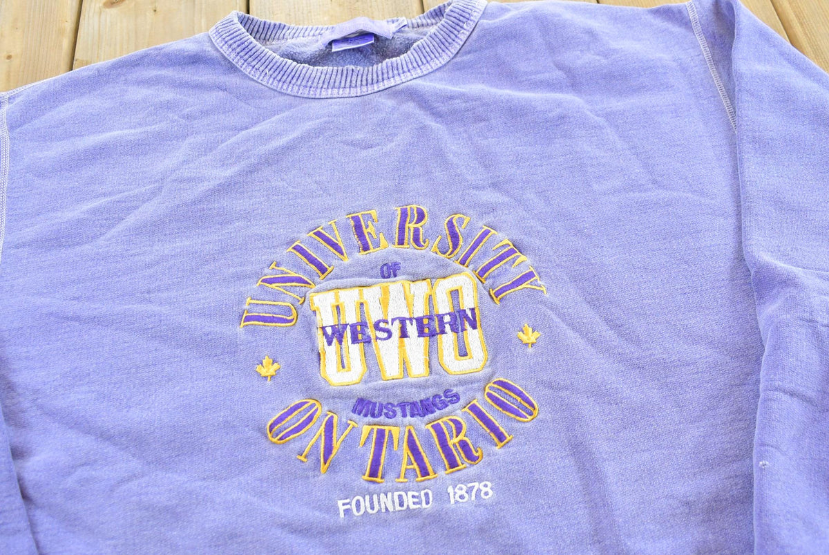 Vintage 1990s University of Western Ontario Mustangs Embroidered Crewneck Sweatshirt Men's L