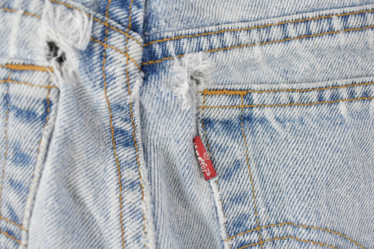 Vintage 1990s Levi's 550 Relaxed Tapered Denim Jeans Women's 27 x 28