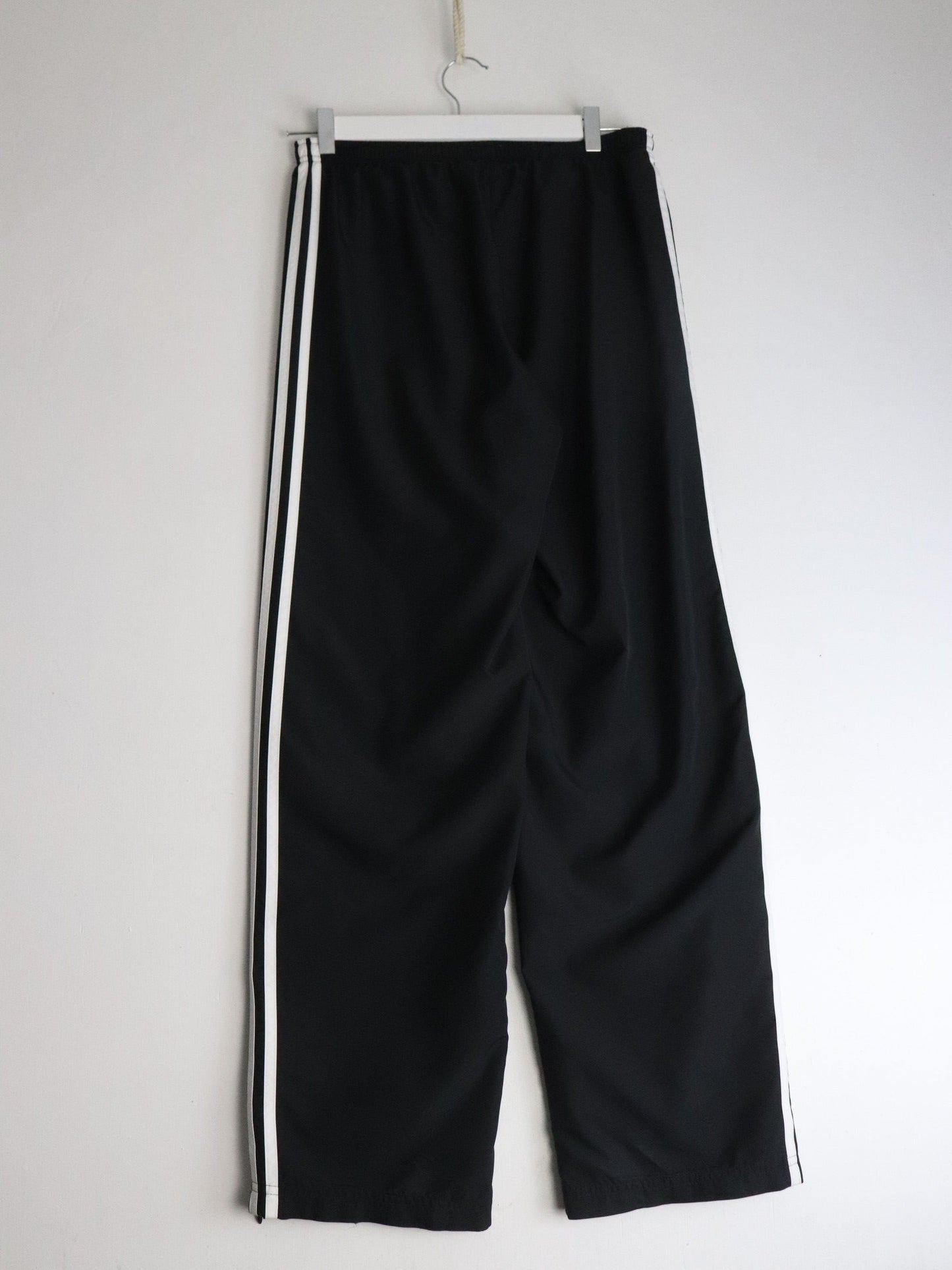 Adidas Trackpants Youth Medium Black from propervintagecanada