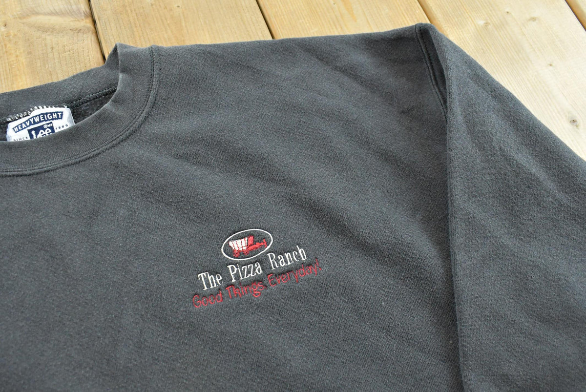 Vintage 1990s Pizza Ranch Embroidered Promotional Souvenir Crewneck Sweatshirt Men's XL