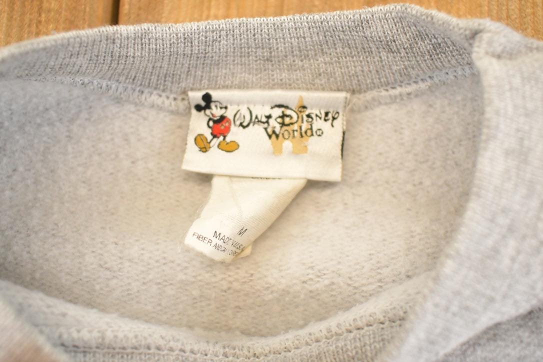 Vintage 1990s Walt Disney World Hockey Tigger Sweatshirt Men's L