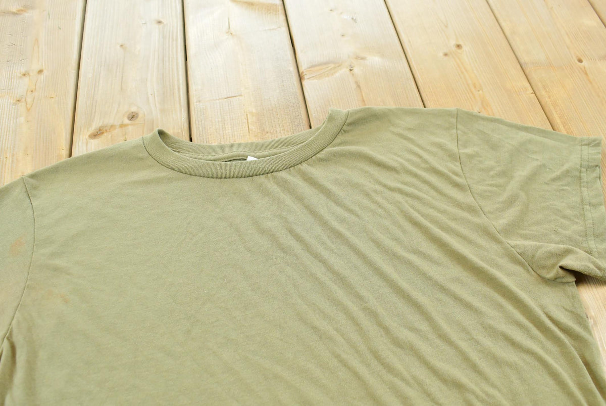 Vintage 1990s Blank Olive Green T-Shirt Men's L