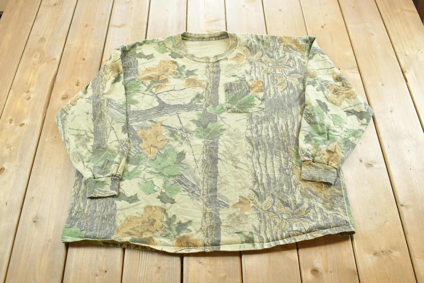 Vintage 1990s RealTree Camo Long Sleeve T-Shirt Men's 3XL / 90s Hunting Outdoors / Pocket Tee / Streetwear