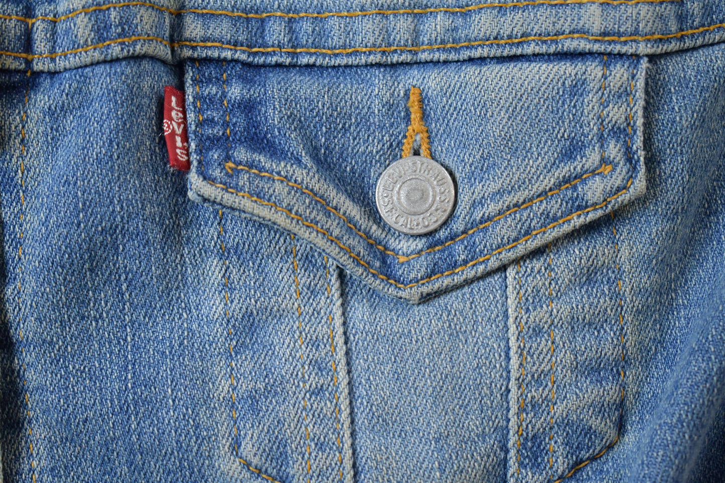 Vintage 1990s Levis Denim Jacket Faux Fur Collar Made In USA