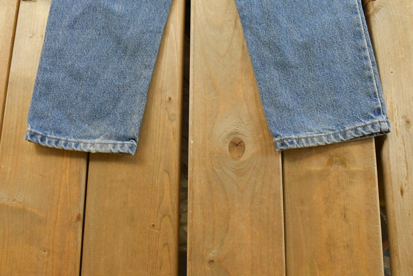 Vintage 1990s Levi's 550 Regular Fit Denim Blue Jeans Youth 22 x 24.5