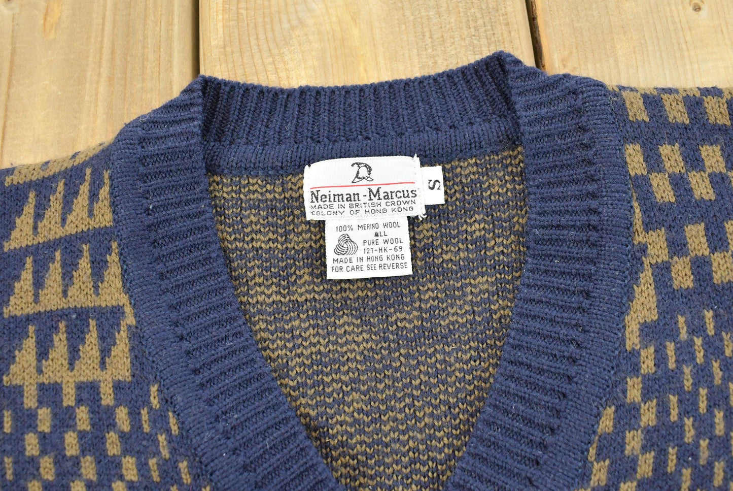 Vintage 1980s Neiman Marcus Merino Wool Knit V-Neck Sweater Men's S