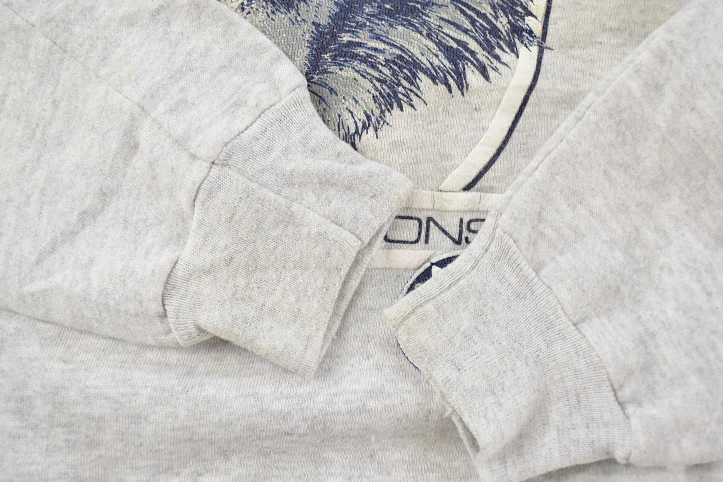 Vintage 1990s Wolf Minnesota Graphic Crewneck Sweatshirt Men's XL