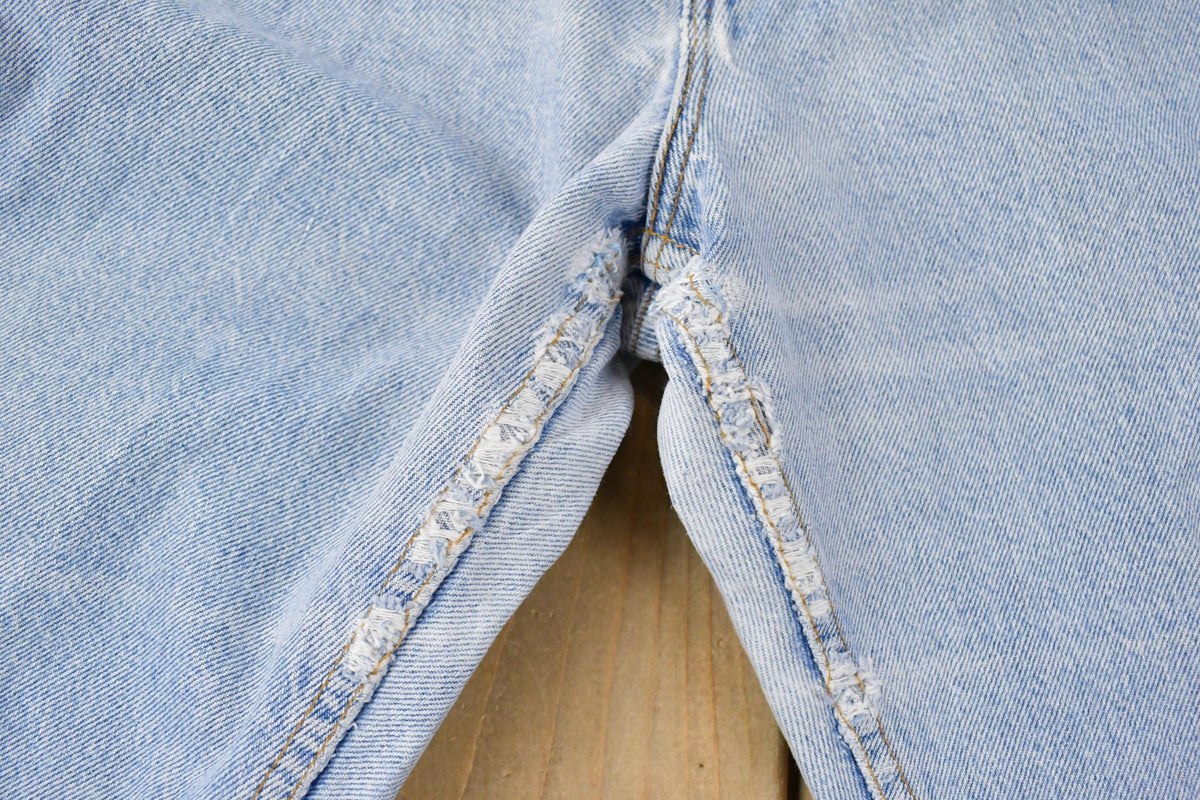 Vintage 1990s Levi's 561 Loose Straight Fit Denim Jeans Women's 35 x 31