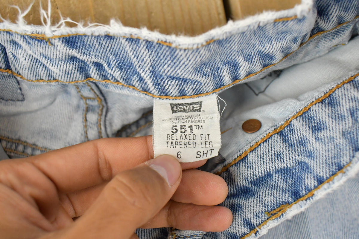 Vintage 1990s Levi's 550 Relaxed Tapered Denim Jeans Women's 27 x 28