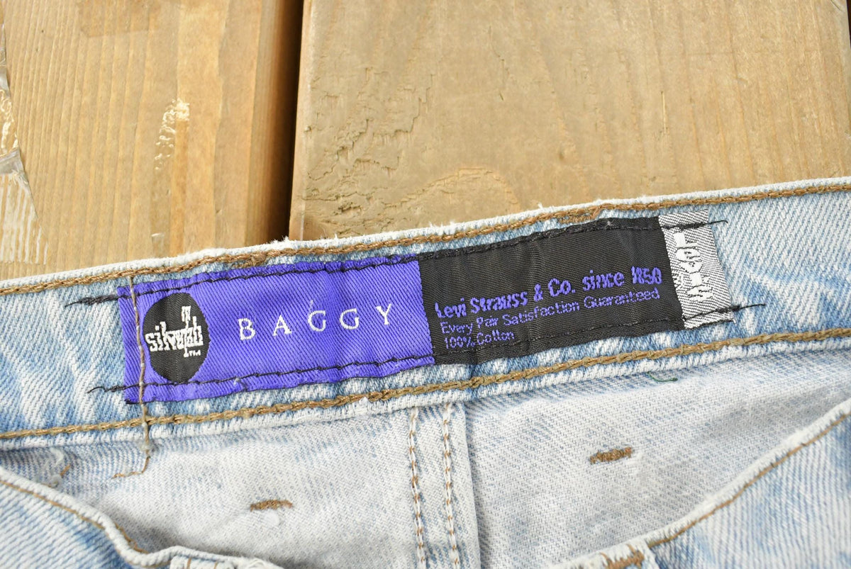 Vintage 1990s Levi Silver Tab Baggy Denim Blue Jeans Men's 31 x 31
