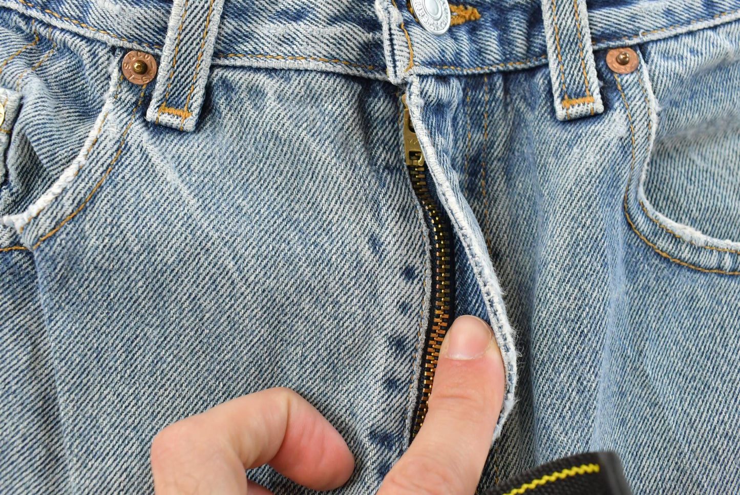 Vintage 1990s Levi's 505 Regular Straight Fit Denim Blue Jeans Men's 32 x 29