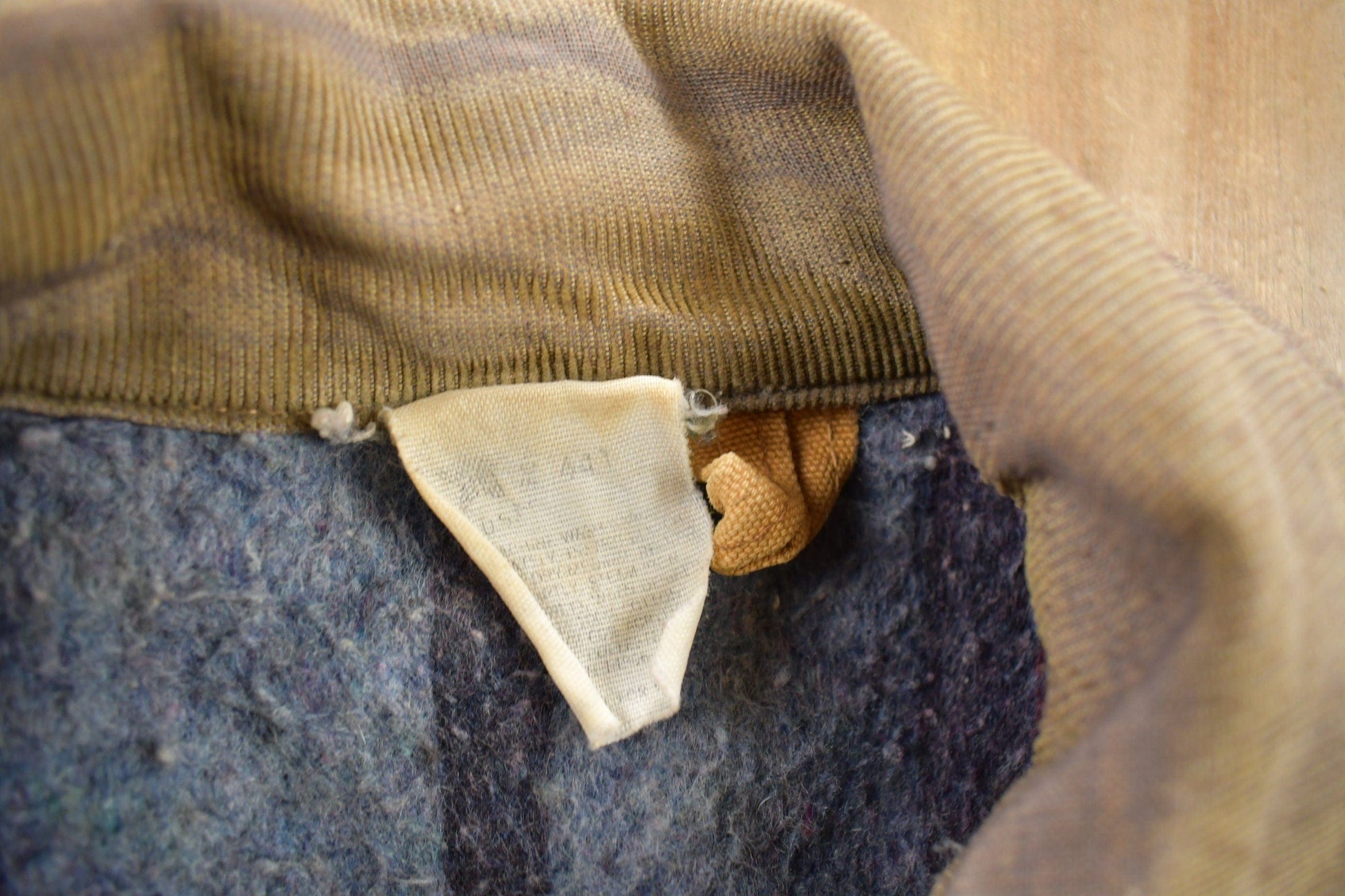 Carhartt Clothing > Gender Neutral Adult Clothing > Jackets & Coats Vintage 1980s Carhartt Blanket Lined Chore Jacket Men's Large