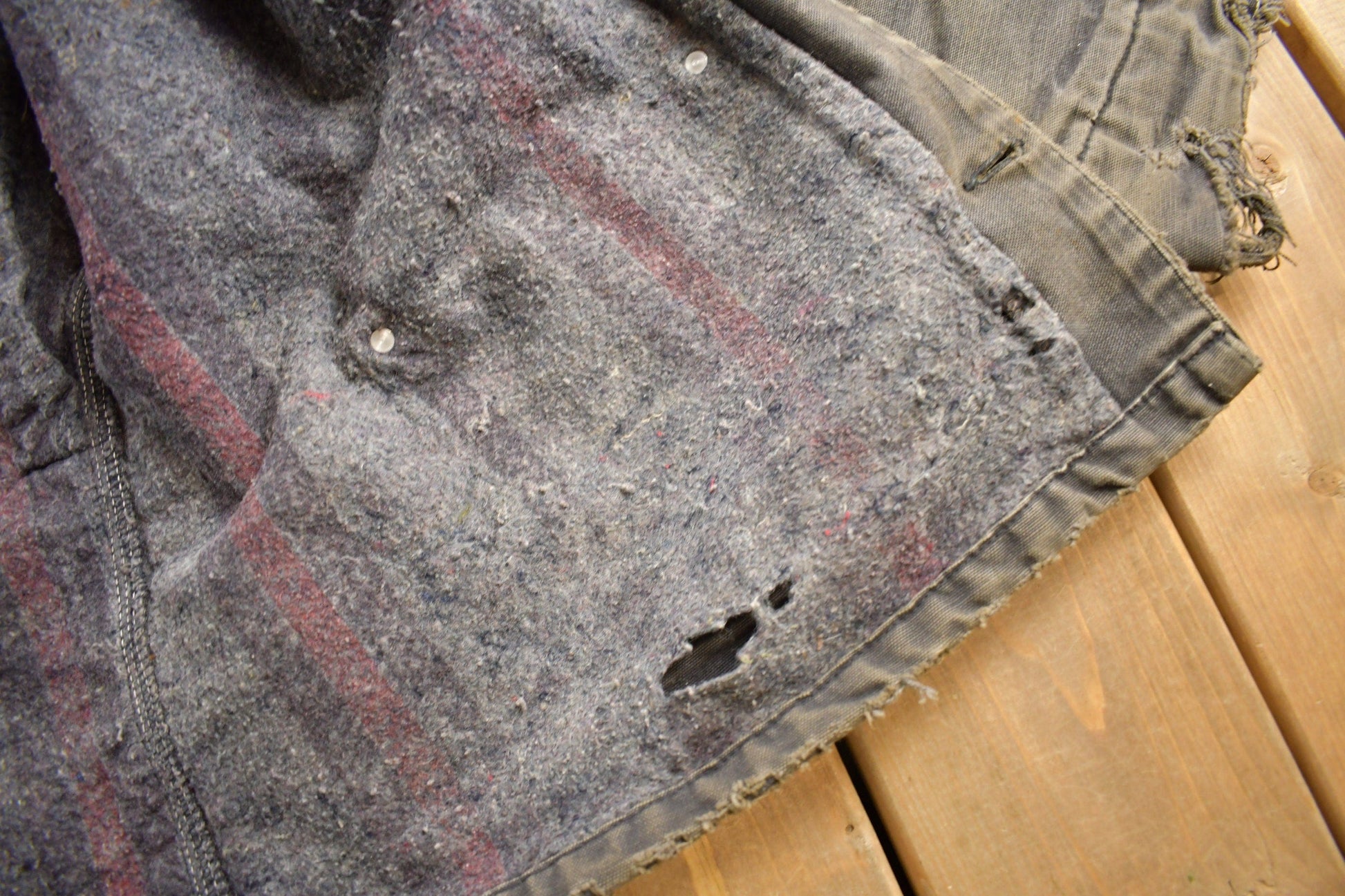 Carhartt Clothing > Gender Neutral Adult Clothing > Jackets & Coats Vintage 1990s Carhartt Blanket Lined Chore Coat Men's Large