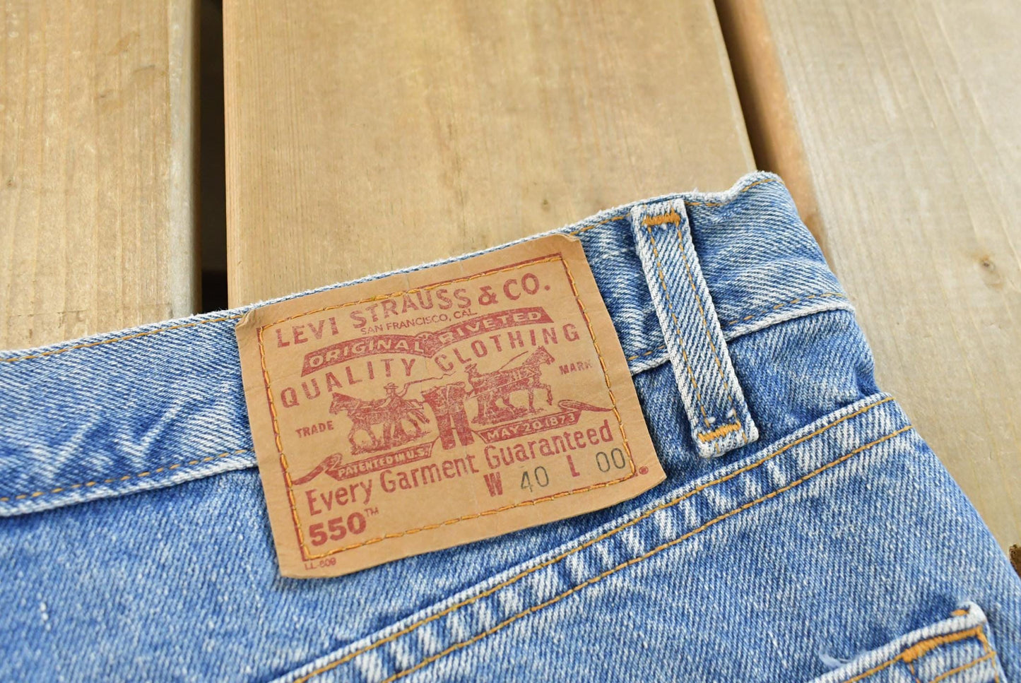 Vintage 1990s Levi's 550 Relaxed Fit Denim Blue Jean Shorts Men's 38