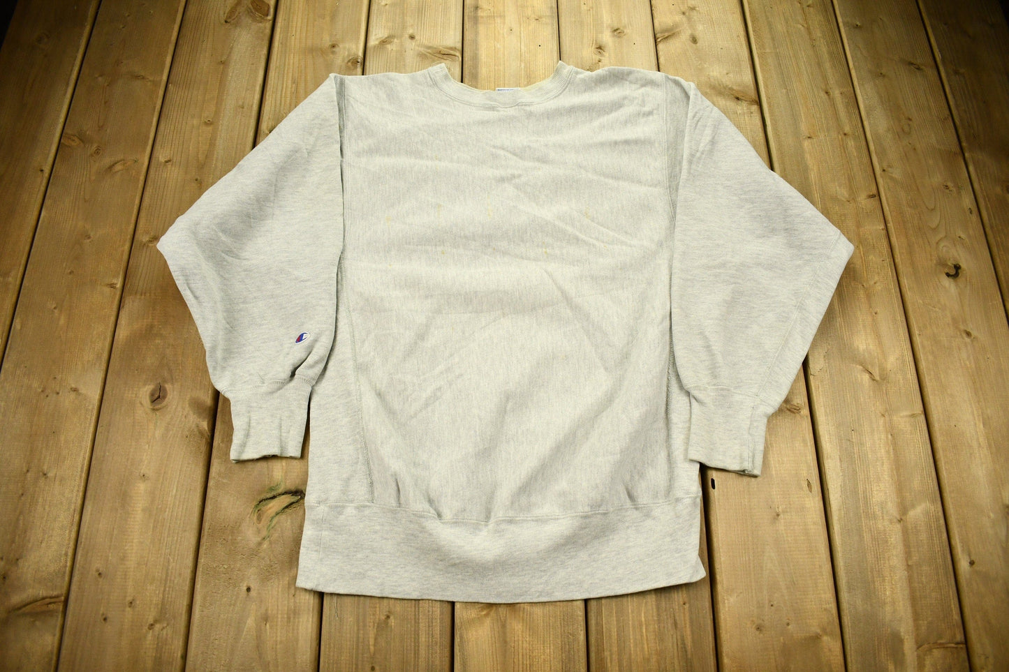 Champion Clothing > Gender Neutral Adult Clothing > Hoodies & Sweatshirts > Sweatshirts Vintage 1980s University Of Illinois Champion Reverse Weave Crewneck Men's Large/ Collegiate Sweatshirt / Sportswear / Made In USA / Distressed