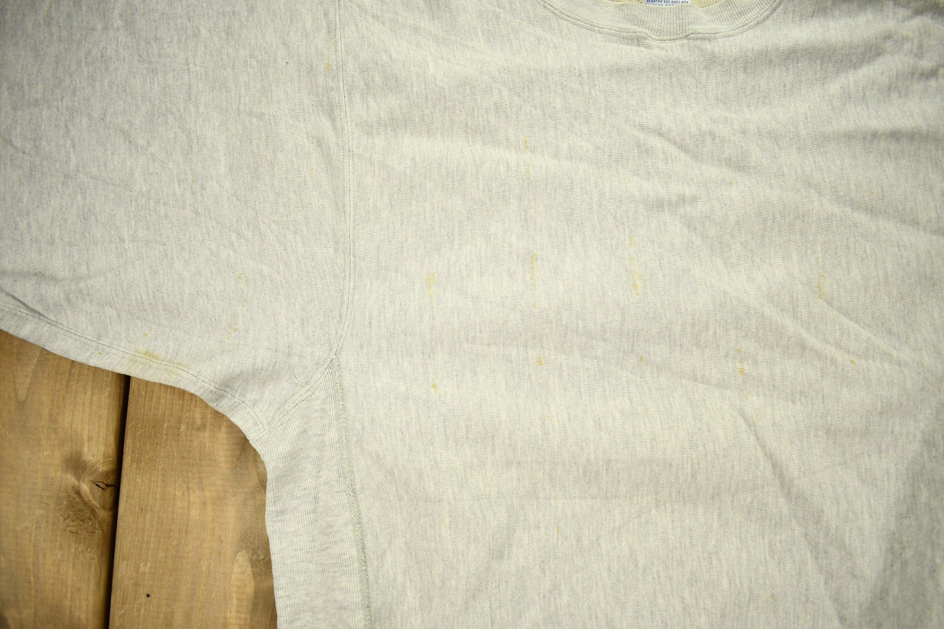 Champion Clothing > Gender Neutral Adult Clothing > Hoodies & Sweatshirts > Sweatshirts Vintage 1980s University Of Illinois Champion Reverse Weave Crewneck Men's Large/ Collegiate Sweatshirt / Sportswear / Made In USA / Distressed