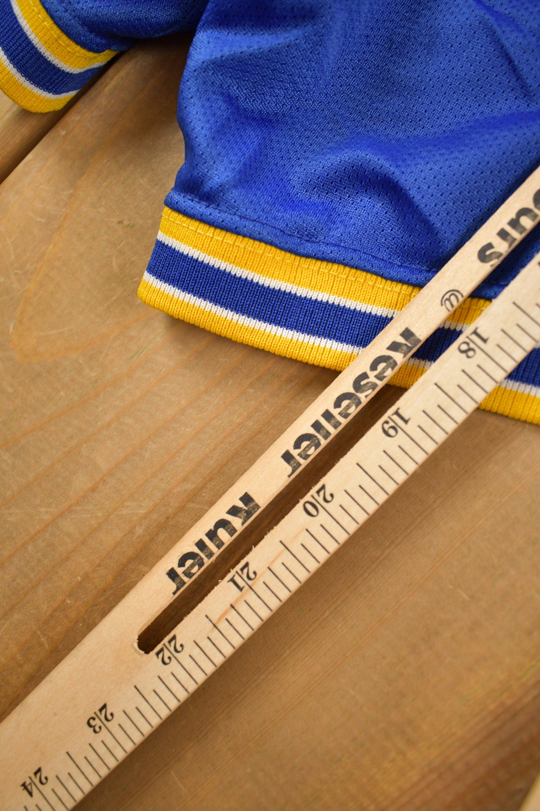Champion Clothing > Gender Neutral Adult Clothing > Pants Vintage 1980s Golden State Warriors NBA Champion Basketball Shorts Size Large