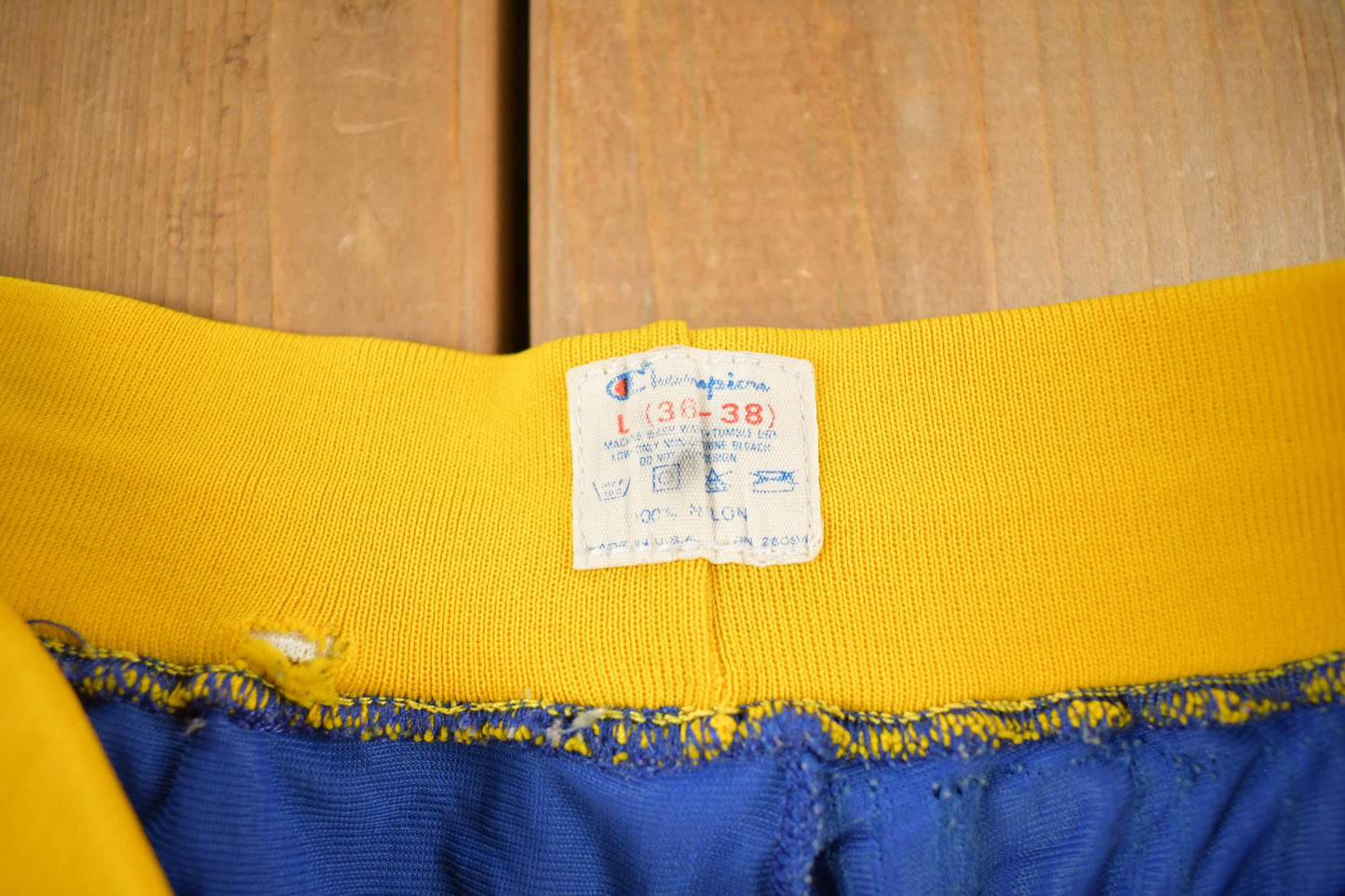 Champion Clothing > Gender Neutral Adult Clothing > Pants Vintage 1980s Golden State Warriors NBA Champion Basketball Shorts Size Large