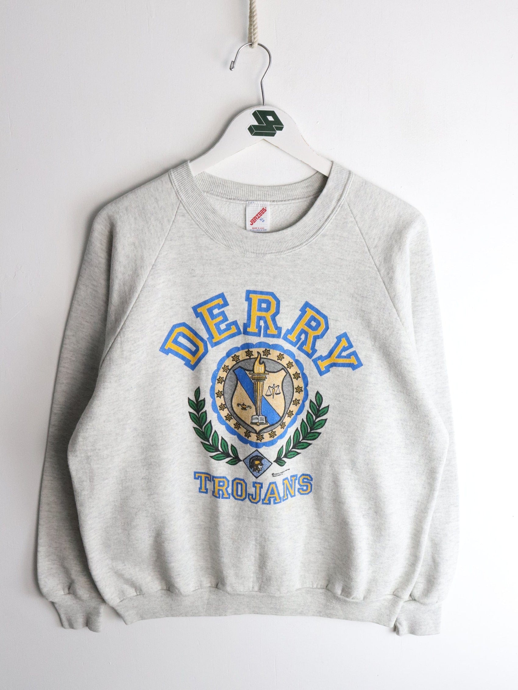 Collegiate Sweatshirts & Hoodies Vintage Derry Trojans Sweatshirt Mens Medium Grey